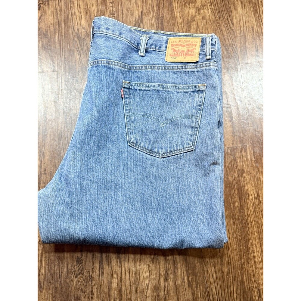 Levi's 550 Men’s Relaxed Fit 50 X 26 Light Wash Blue Denim Jeans Tapered